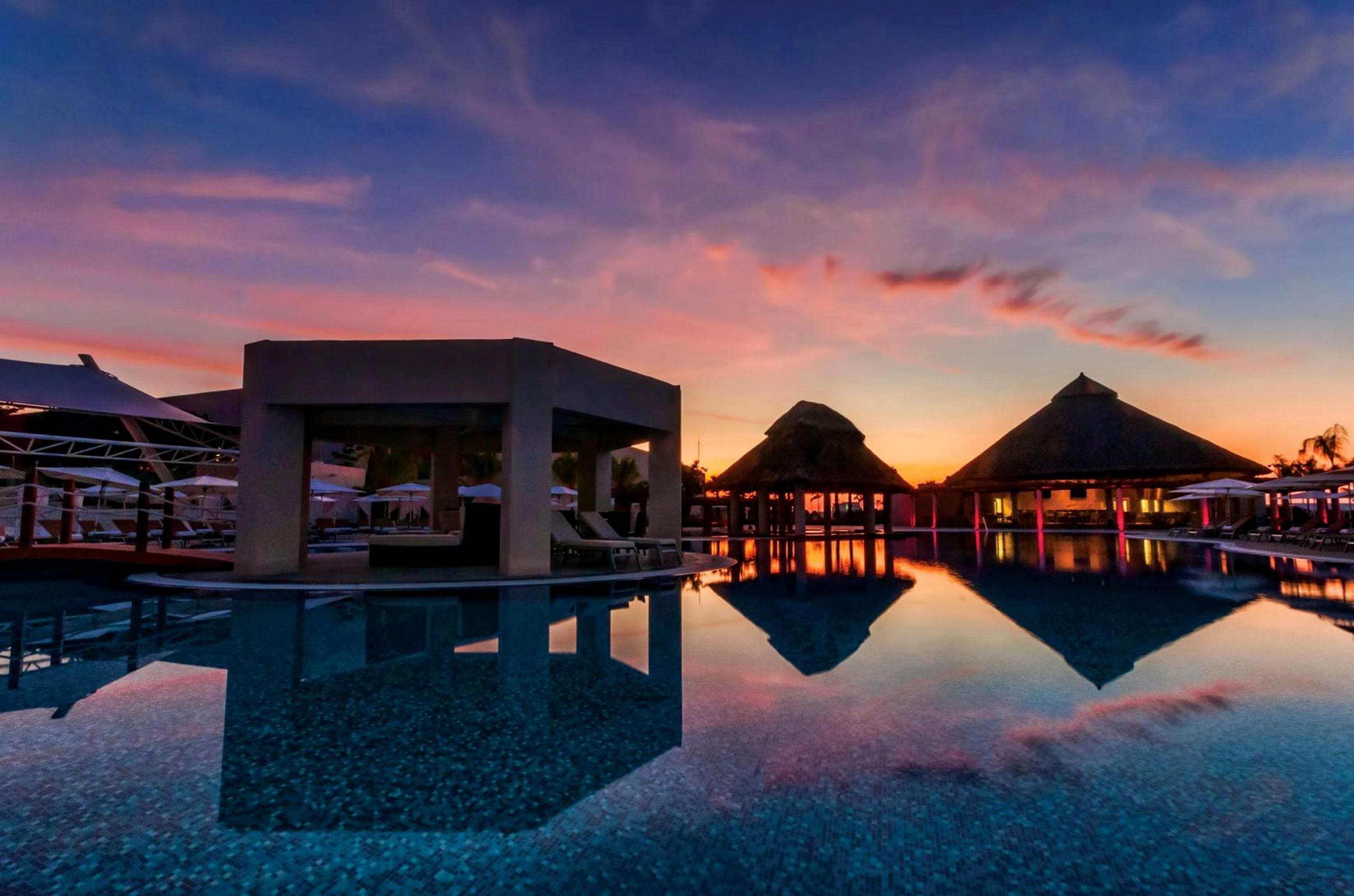 Palacio Mundo Imperial Riviera Diamante Ακαπούλκο Εξωτερικό φωτογραφία Sunset at the resort