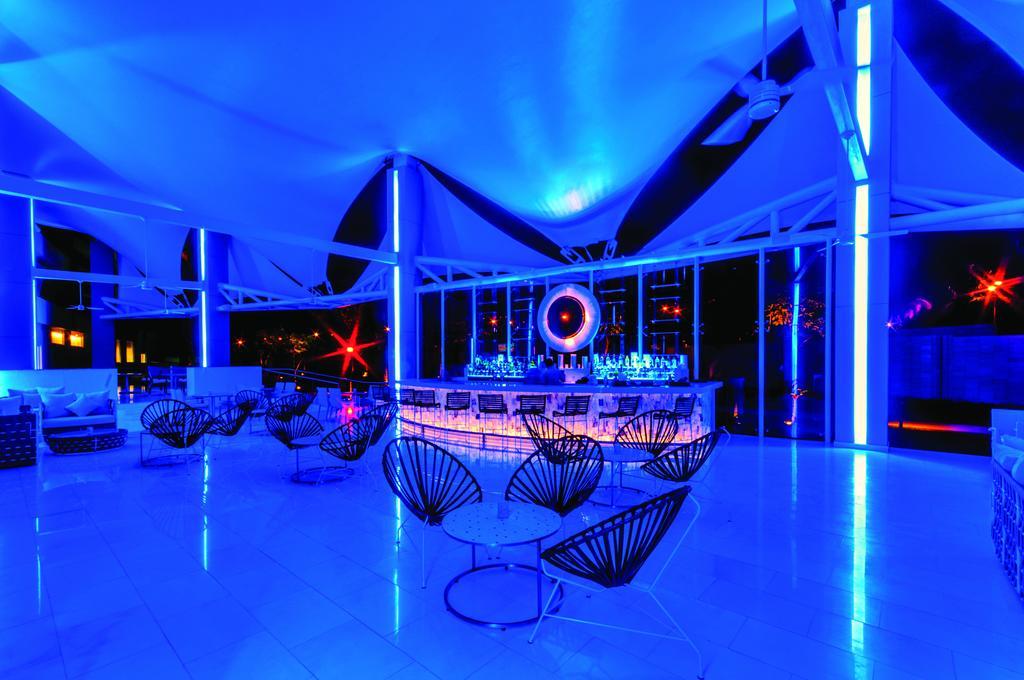 Palacio Mundo Imperial Riviera Diamante Ακαπούλκο Εξωτερικό φωτογραφία The bar at the Sky Bar