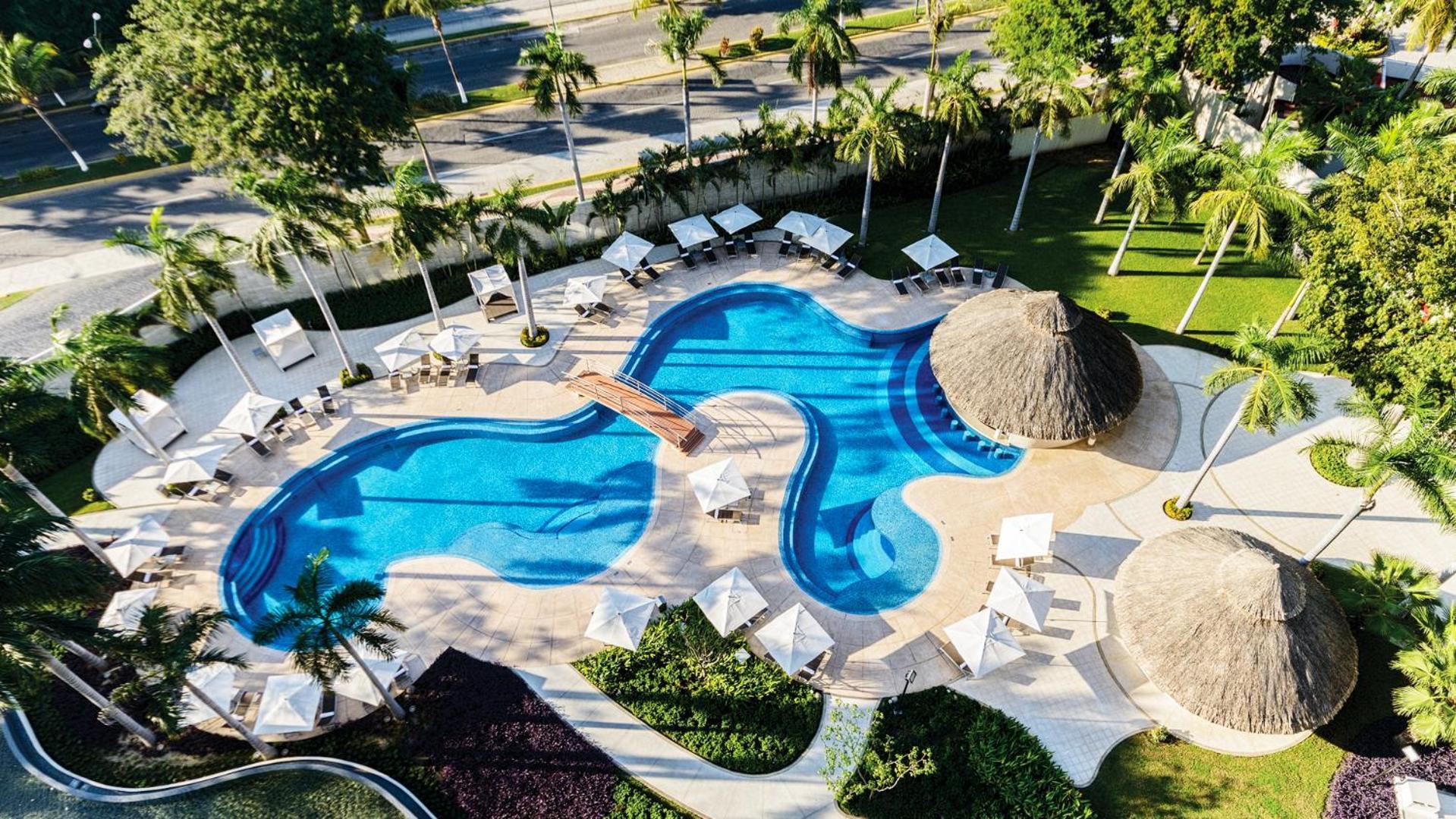 Palacio Mundo Imperial Riviera Diamante Ακαπούλκο Εξωτερικό φωτογραφία Aerial view of the pool at the Hotel